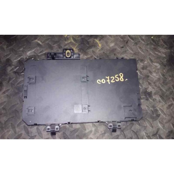 Recambio de caja reles / fusibles para opel astra h berlina 1.6 16v referencia OEM IAM 13206762HK  