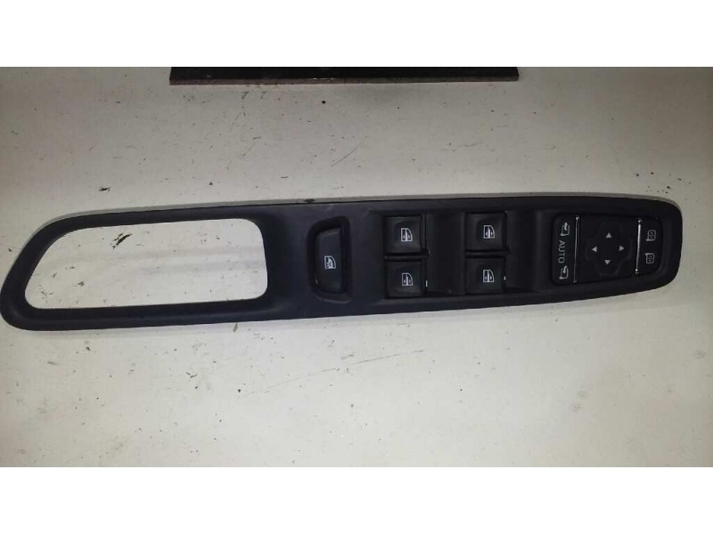 Recambio de mando elevalunas delantero izquierdo para renault captur luxe referencia OEM IAM   