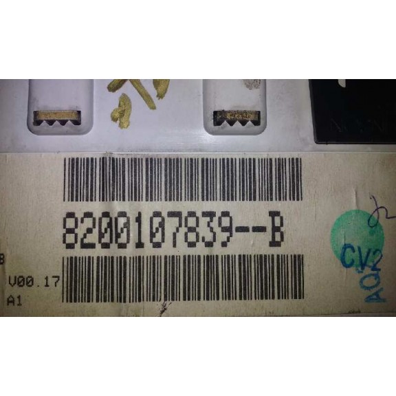 Recambio de display para renault megane ii berlina 5p authentique referencia OEM IAM 8200107839  