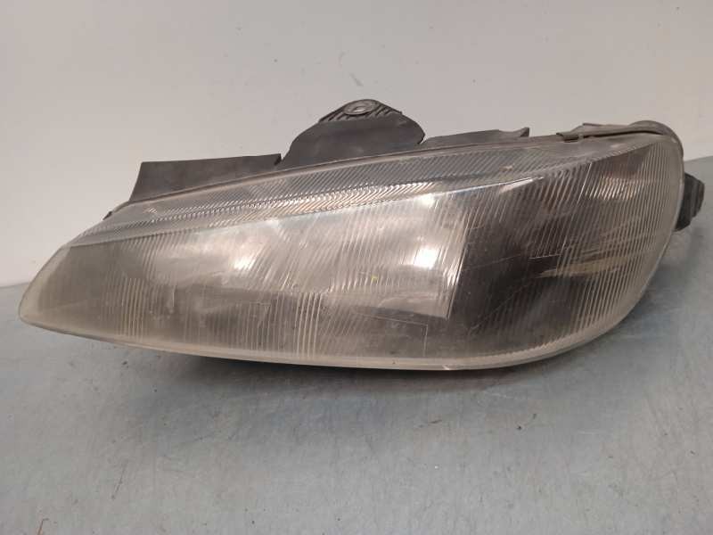 Recambio de faro izquierdo para peugeot 406 berlina (s1/s2) 2.1 turbodiesel cat referencia OEM IAM 9616251380 0301037021 ROZADO