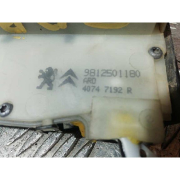 Recambio de cerradura puerta trasera derecha para peugeot 208 gt line referencia OEM IAM 9812501180  
