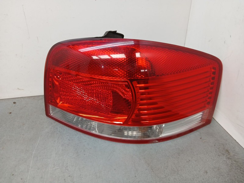 Recambio de piloto trasero derecho para audi a3 (8p1) 2.0 tdi referencia OEM IAM 8P09450960248  