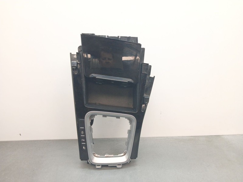 Recambio de consola central para kia ceed gt line referencia OEM IAM 84675j7000 guantera 