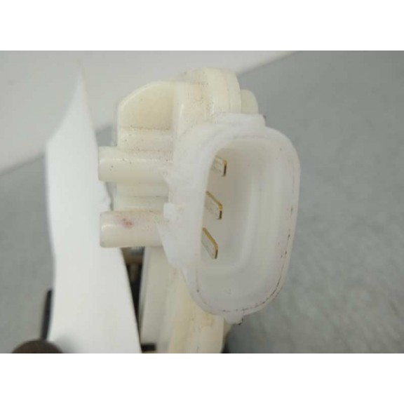 Recambio de cerradura maletero / porton para toyota auris 2.0 d-4d cat referencia OEM IAM   