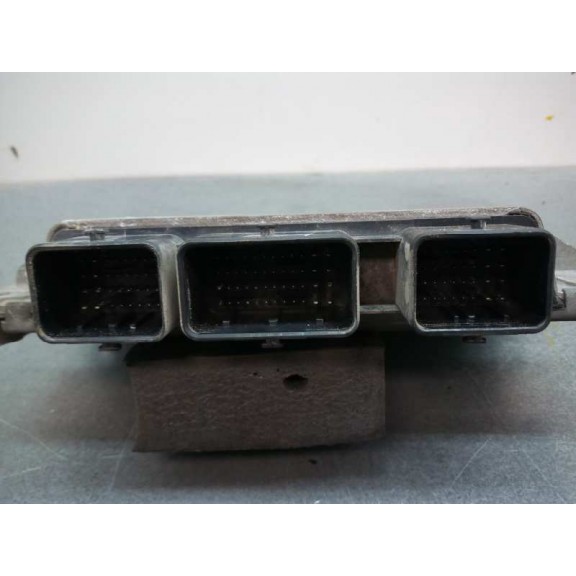 Recambio de centralita motor uce para renault twingo acces referencia OEM IAM 8200774747  