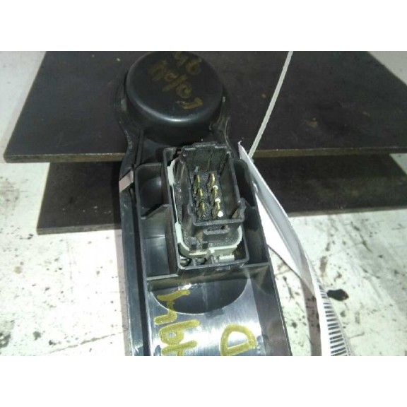 Recambio de mando elevalunas delantero derecho para renault modus confort dynamique referencia OEM IAM  FICHA NEGRA 
