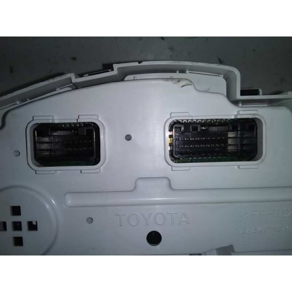 Recambio de cuadro instrumentos para toyota iq básico referencia OEM IAM 769166590  