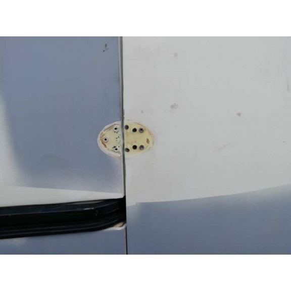 Recambio de puerta lateral corredera derecha para fiat fiorino básico referencia OEM IAM  BLANCA CERRADO