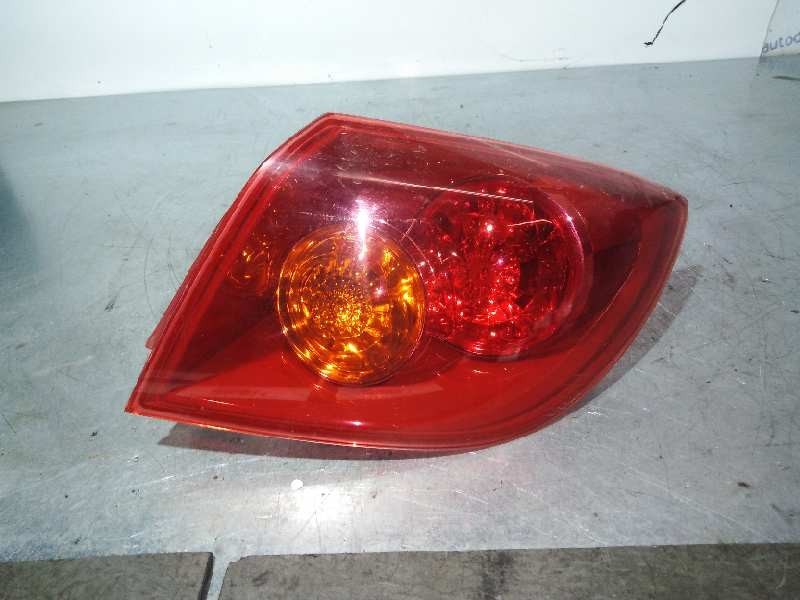 Recambio de piloto trasero derecho para mazda 3 berlina (bk) 1.6 vvt active referencia OEM IAM   