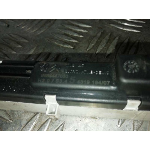 Recambio de display para peugeot 207 xt pack referencia OEM IAM 9664447680  