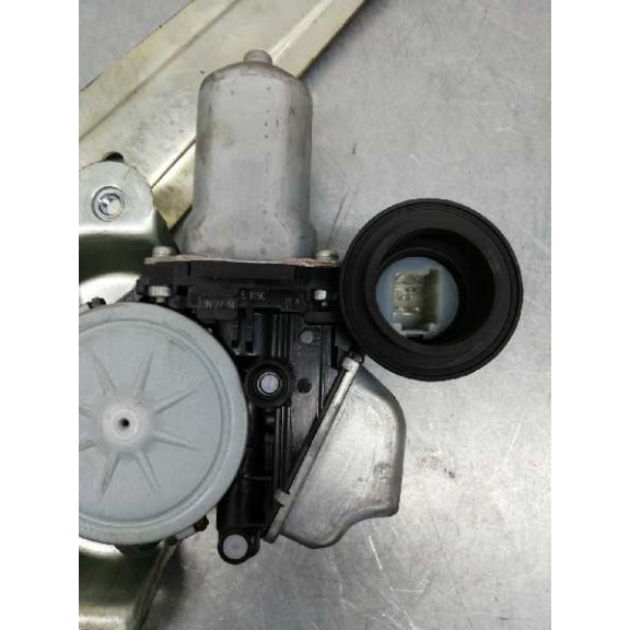 Recambio de elevalunas trasero derecho para lexus ct 200h referencia OEM IAM 8572075070 0620202452 7 PINS