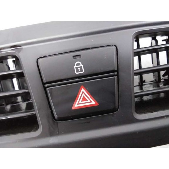 Recambio de aireador para hyundai i20 basis blue referencia OEM IAM 84740C8050  