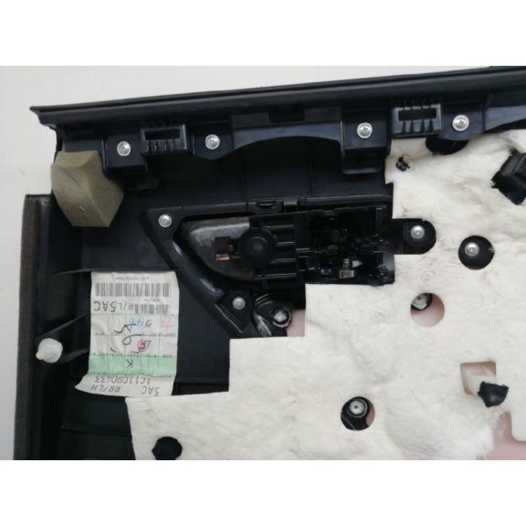 Recambio de guarnecido puerta trasera izquierda para lexus ct 200h referencia OEM IAM 67726X1B05  