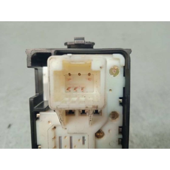 Recambio de mando elevalunas trasero derecho para lexus ct 200h referencia OEM IAM 8481076010  