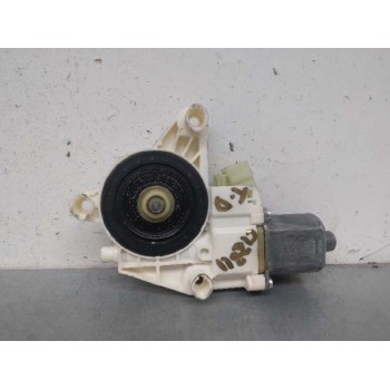 MOTOR ELEVALUNAS TRASERO DERECHO A2048200642 0130822504 5 PINS