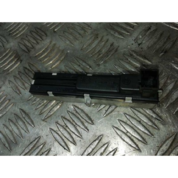 Recambio de display para peugeot 207 confort referencia OEM IAM 9664447680  