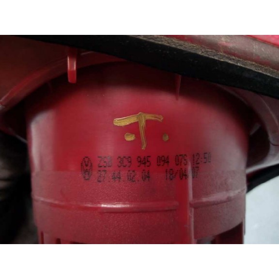 Recambio de piloto trasero izquierdo interior para volkswagen passat variant (3c5) 2.0 tdi referencia OEM IAM 3C9945094 GRIETAS 