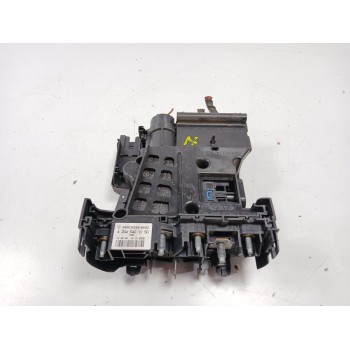 CAJA RELES / FUSIBLES A2045401150 