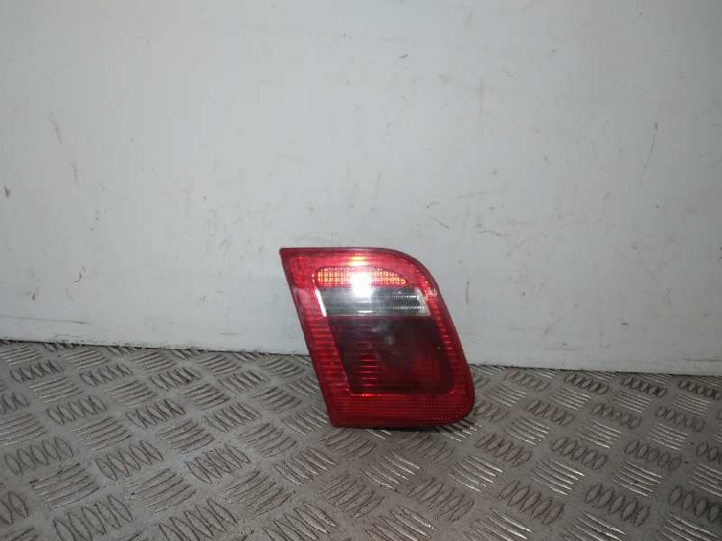 Recambio de piloto trasero derecho interior para bmw serie 3 berlina (e46) 320d referencia OEM IAM 90011031  