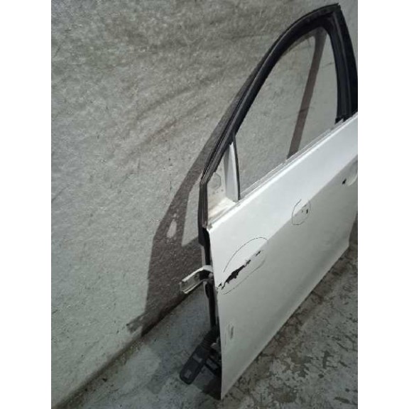 Recambio de puerta delantera izquierda para chevrolet cruze station wagon lt+ referencia OEM IAM 95987757 SIN ACCESORIOS 
