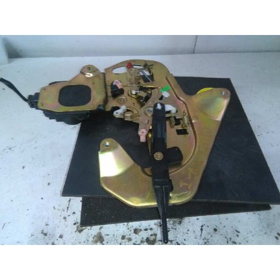 Recambio de cerradura puerta lateral izquierda para kia carnival ii 2.9 crdi cat referencia OEM IAM  INTERIOR CORREDERA