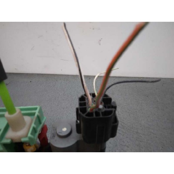 Recambio de cerradura puerta trasera derecha para fiat linea (110) emotion referencia OEM IAM  4 CABLES 