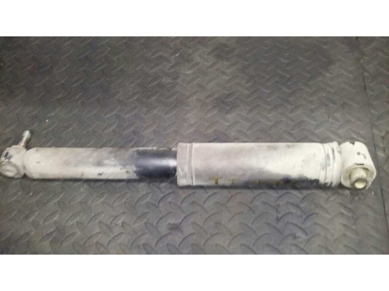 Recambio de amortiguador trasero izquierdo para renault scenic ii grand confort dynamique referencia OEM IAM   