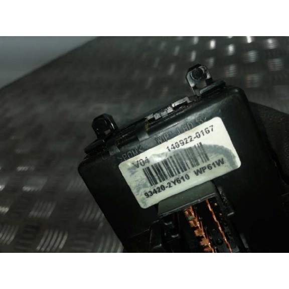 Recambio de mando limpia para hyundai i40 comfort referencia OEM IAM 934202Y610  