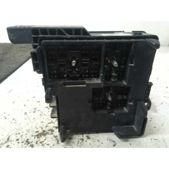 Recambio de caja reles / fusibles para kia cee´d active referencia OEM IAM   
