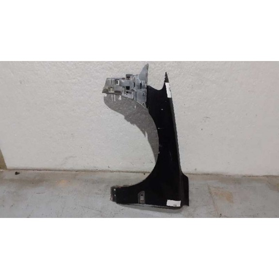 Recambio de aleta delantera izquierda para volvo s60 berlina 2.4 cat referencia OEM IAM 30796492 NEGRA ROZADA