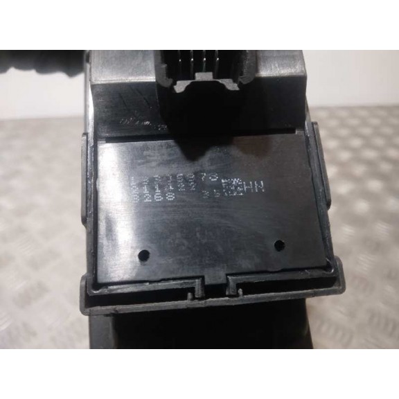 Recambio de mando elevalunas delantero izquierdo para opel astra j sports tourer selective referencia OEM IAM 13305973 DE 2 