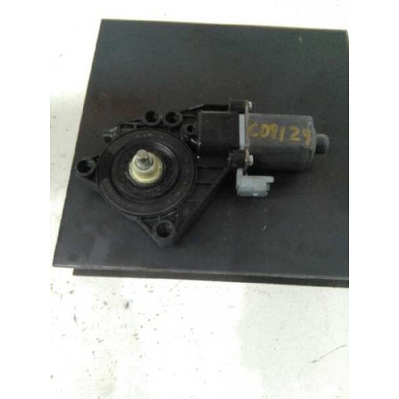 Recambio de motor elevalunas delantero derecho para hyundai i30 classic referencia OEM IAM 0130822843  2 PINS