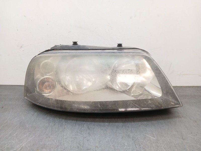 Recambio de faro derecho para seat alhambra (7v8, 7v9) 2.0 tdi referencia OEM IAM 0301182212  