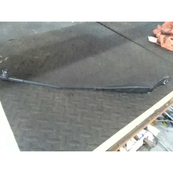 Recambio de brazo limpia delantero izquierdo para peugeot 207 x-line referencia OEM IAM   