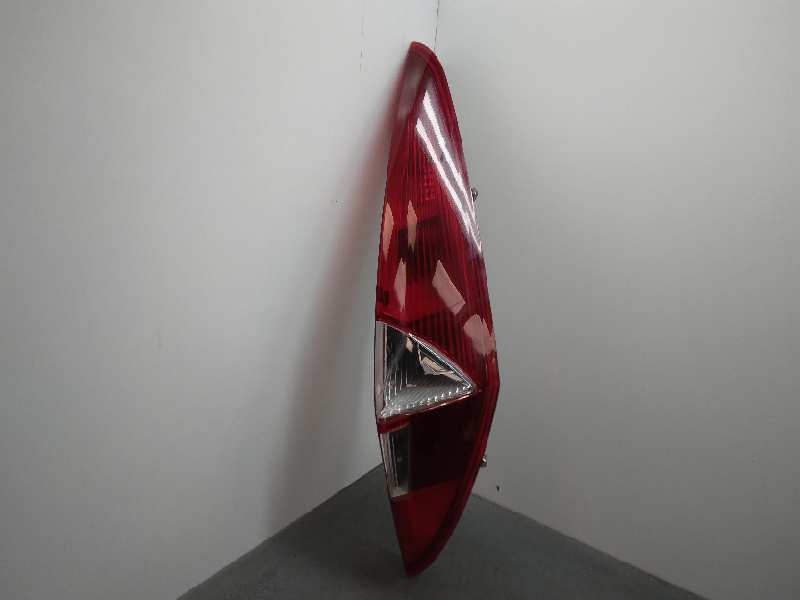 Recambio de piloto trasero derecho para fiat punto berlina (188) 1.2 8v active referencia OEM IAM 11A541B  