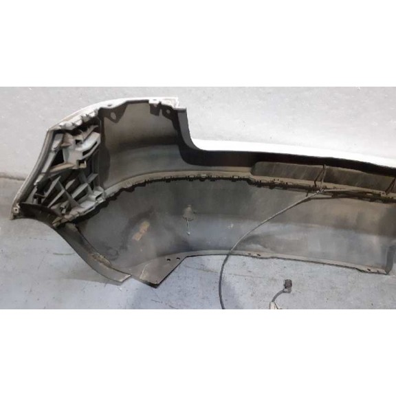 Recambio de paragolpes trasero para volkswagen golf v berlina (1k1) gt referencia OEM IAM 1K6807421 BLANCO TOCADO , VER FOTOS