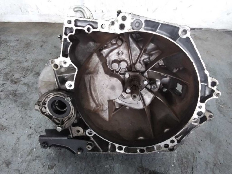 Recambio de caja casco para peugeot 208 1.6 blue-hdi fap referencia OEM IAM 20ET47  