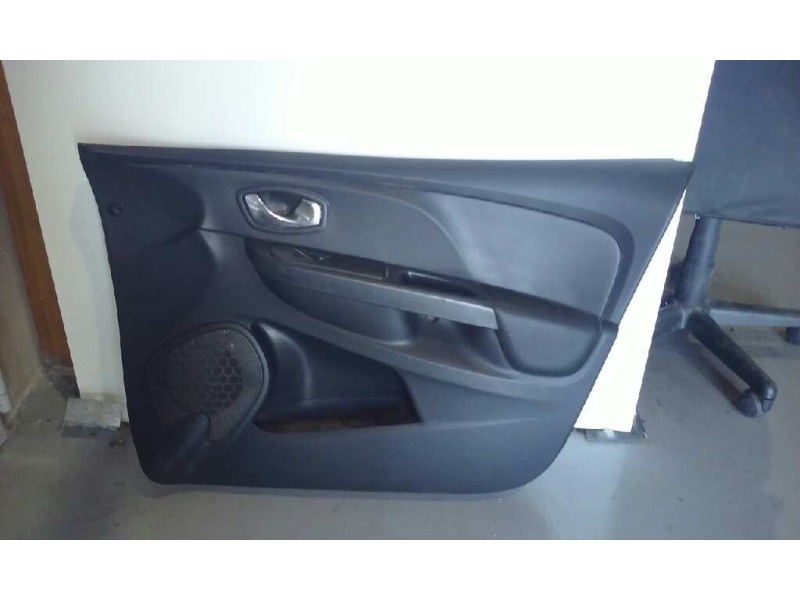 Recambio de guarnecido puerta delantera derecha para renault clio iv grandtour expression referencia OEM IAM  5 P 