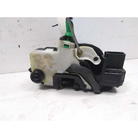 Recambio de cerradura puerta trasera derecha para chevrolet cruze hatchback lt+ referencia OEM IAM 13579566  