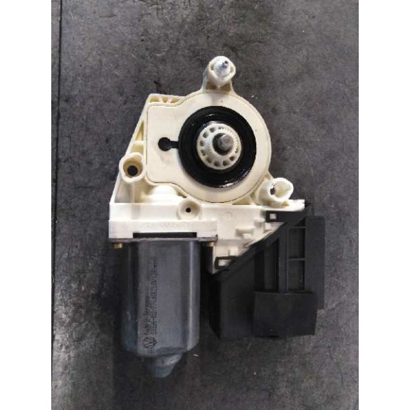 Recambio de motor elevalunas delantero derecho para seat ibiza (6l1) 1.4 16v referencia OEM IAM   