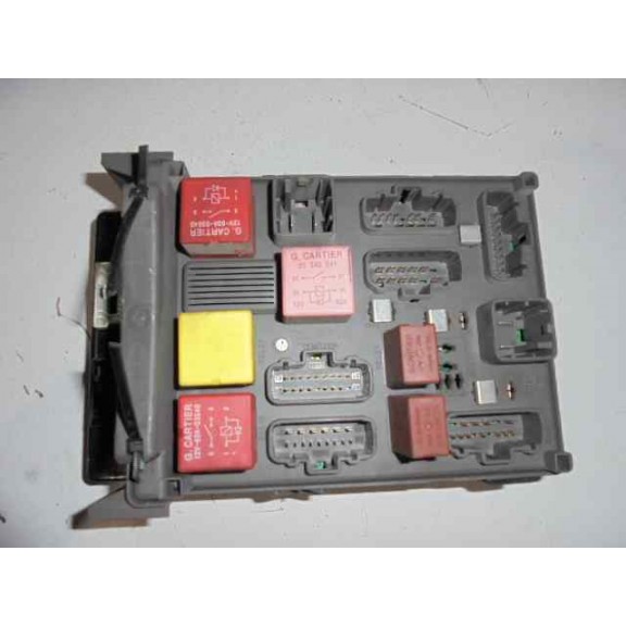 Recambio de caja reles / fusibles para renault laguna ii (bg0) 1.6 referencia OEM IAM 8200004201E  