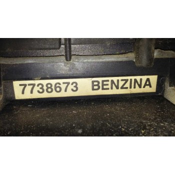 Recambio de caja reles / fusibles para fiat punto berl. (176) 75 s referencia OEM IAM 7738673  