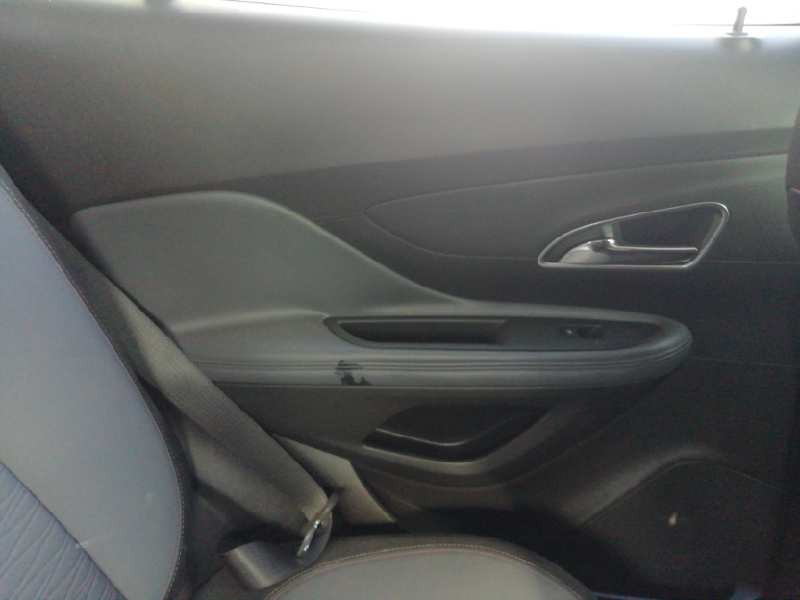 Recambio de guarnecido puerta trasera izquierda para opel mokka excellence referencia OEM IAM 95387783  