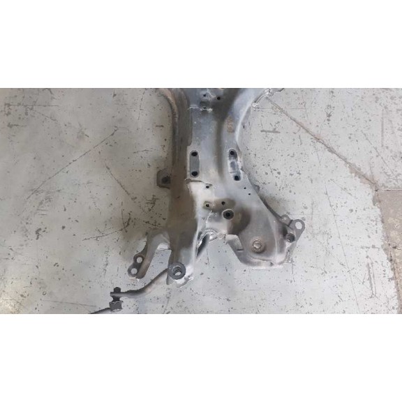 Recambio de puente delantero para toyota auris luna referencia OEM IAM   