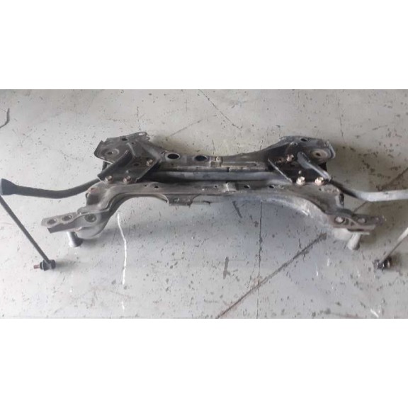 Recambio de puente delantero para toyota auris luna referencia OEM IAM   