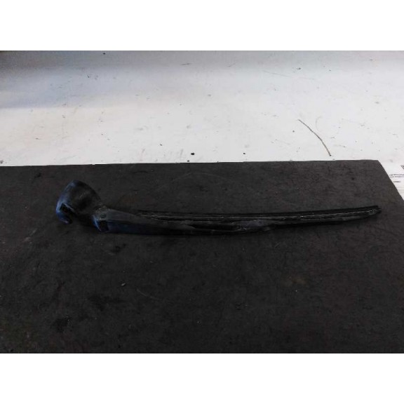 Recambio de brazo limpia trasero para volvo serie 240 berlina 2.0 referencia OEM IAM   