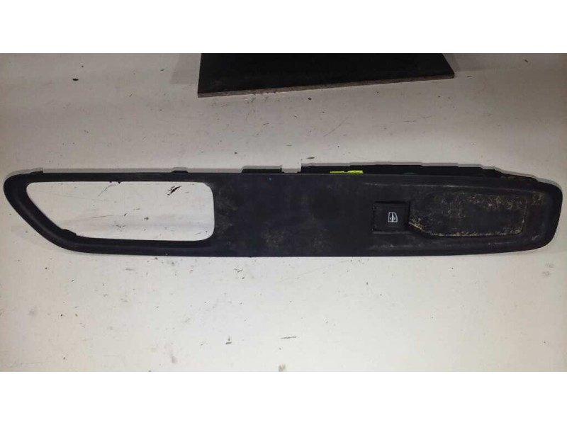 Recambio de mando elevalunas delantero derecho para renault captur luxe referencia OEM IAM 254218614R  