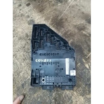 Recambio de caja reles / fusibles para land rover freelander baikal referencia OEM IAM YQE000380  