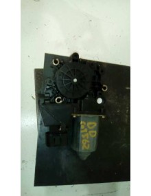 Recambio de motor elevalunas delantero derecho para audi a4 berlina (b5) 1.8 referencia OEM IAM 113846113  