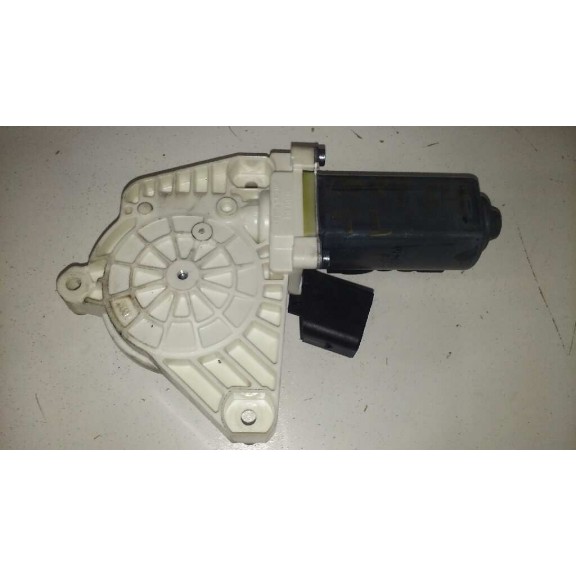 Recambio de motor elevalunas trasero izquierdo para mercedes-benz clase cla (w117) cla 220 cdi (117.303) referencia OEM IAM A610